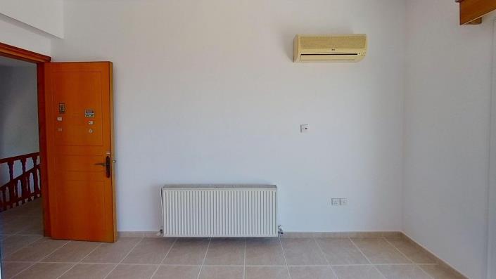 Image No.16-4 Bed House for sale