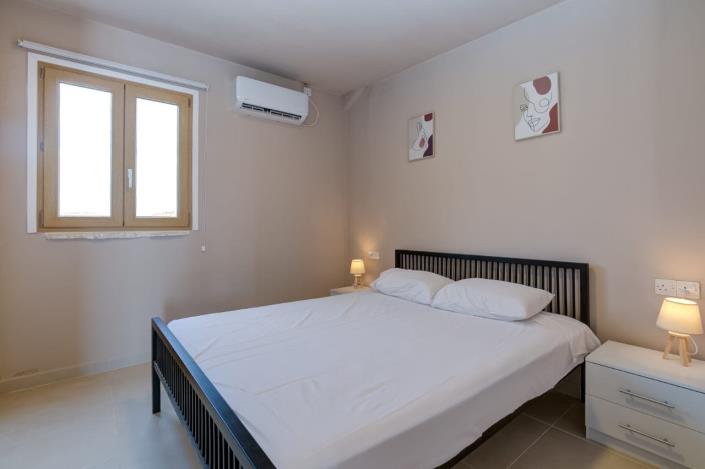 Image No.10-4 Bed Property for sale