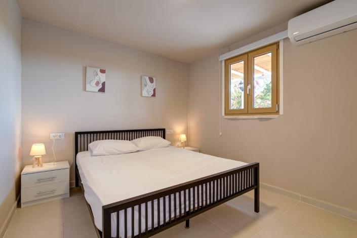 Image No.16-4 Bed Property for sale