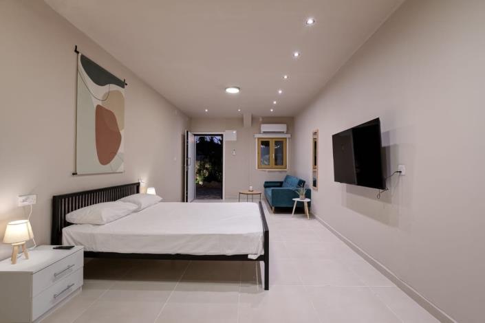 Image No.20-4 Bed Property for sale