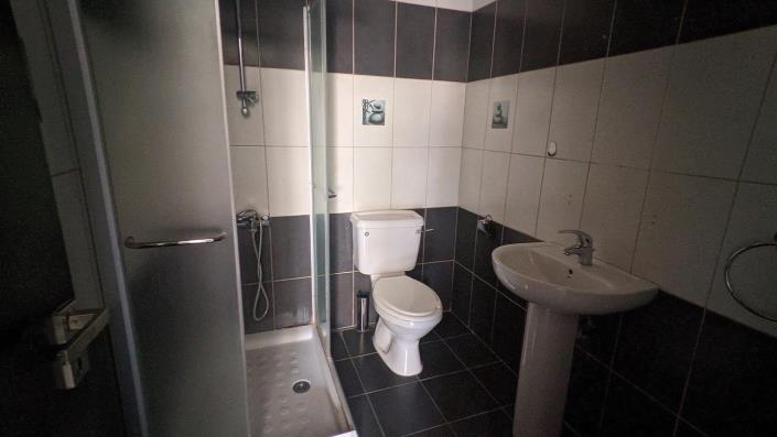 Image No.16-2 Bed Property for sale