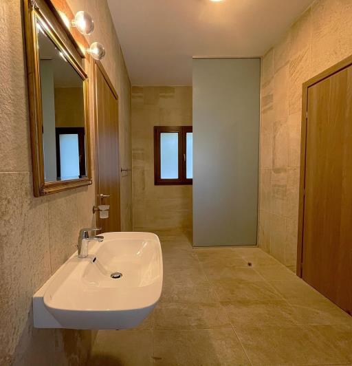 Image No.16-5 Bed Villa for sale