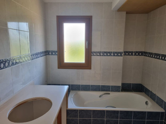 Image No.15-5 Bed House for sale