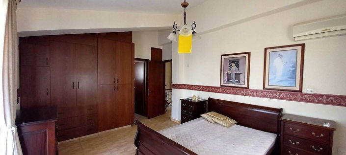 Image No.11-4 Bed House for sale