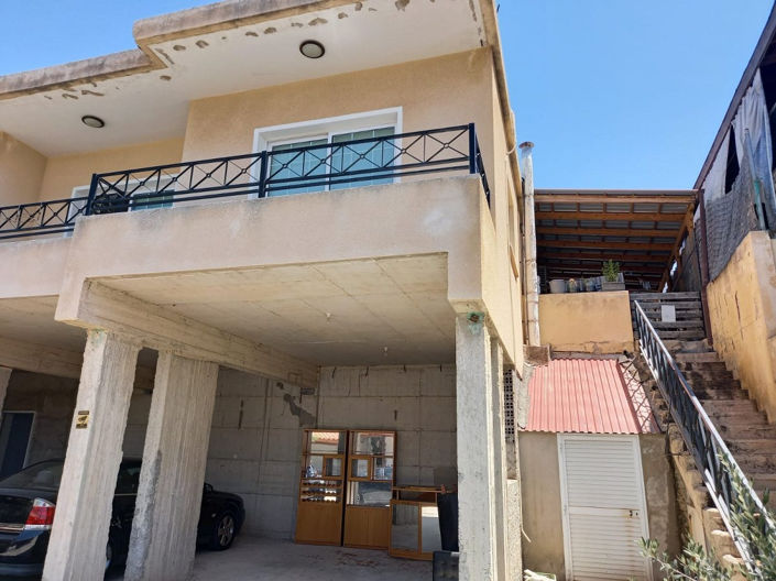 Image No.2-4 Bed House for sale