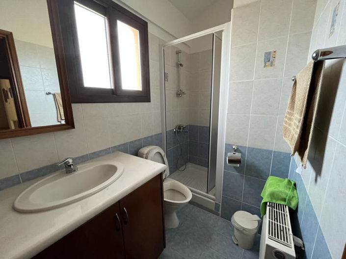 Image No.18-5 Bed House for sale