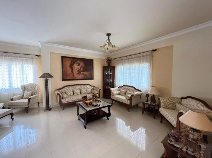 Image No.2-5 Bed House for sale