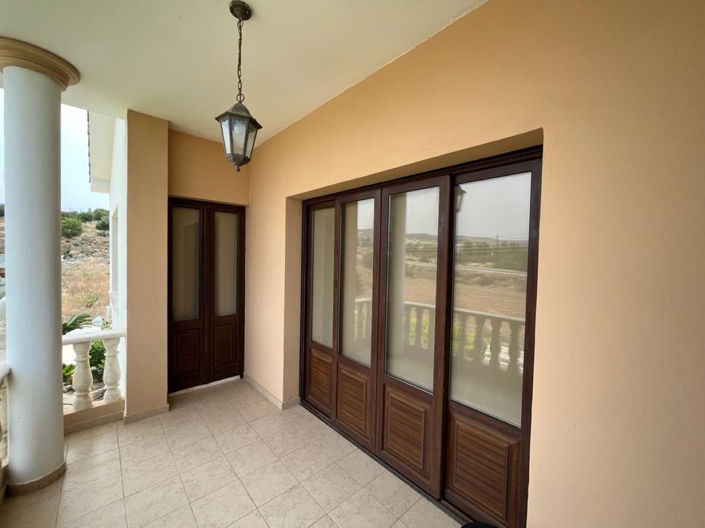 Image No.21-5 Bed House for sale