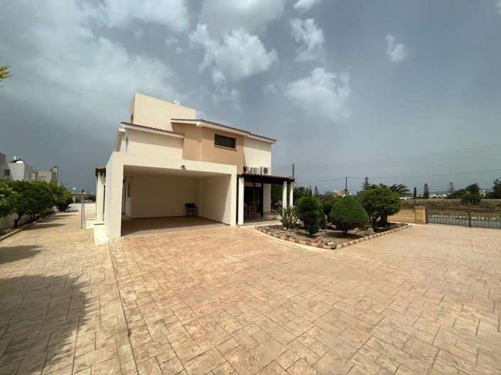 Image No.24-5 Bed House for sale