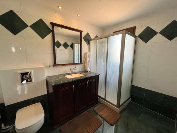 Image No.17-7 Bed Villa for sale