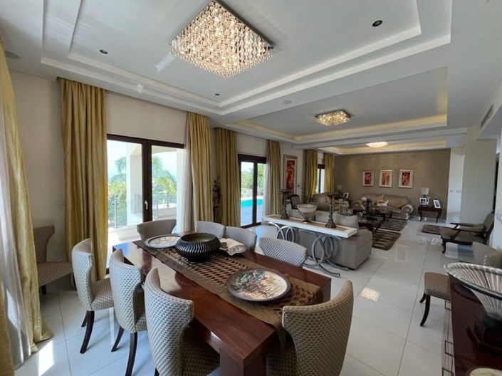 Image No.7-7 Bed Villa for sale