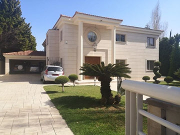 6 Bed Villa for sale