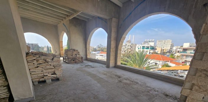 Image No.17-12 Bed Property for sale