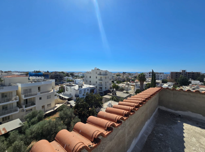 Image No.21-12 Bed Property for sale