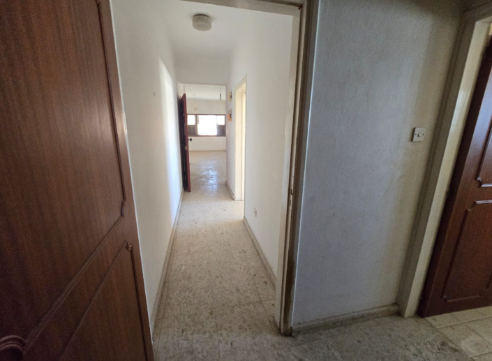 Image No.9-12 Bed Property for sale