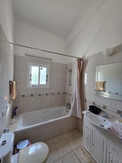 Image No.8-3 Bed Bungalow for sale