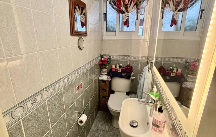 Image No.13-2 Bed Townhouse for sale