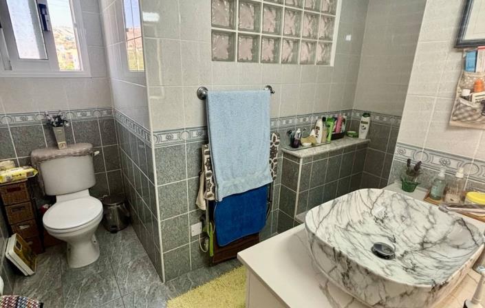 Image No.9-2 Bed Townhouse for sale