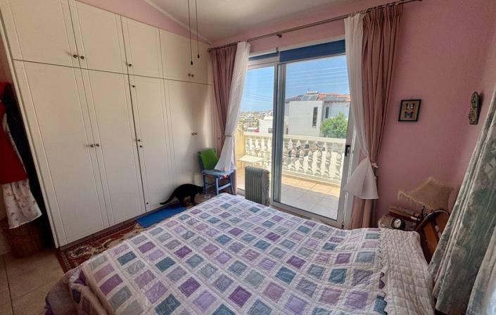 Image No.8-2 Bed Townhouse for sale