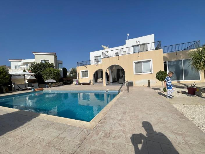 Image No.3-3 Bed Villa for sale