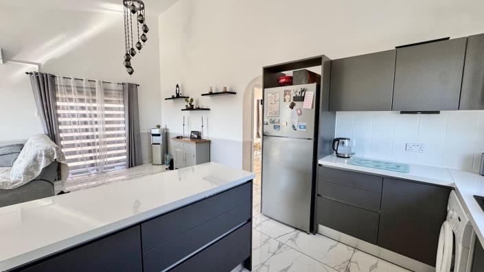 Image No.6-2 Bed Bungalow for sale