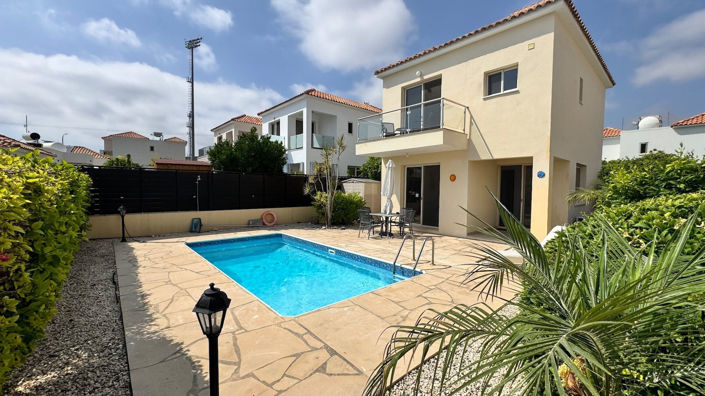 Image No.1-2 Bed Villa for sale