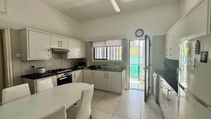 Image No.2-2 Bed Bungalow for sale