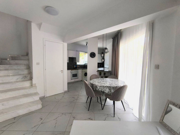 Image No.8-2 Bed Townhouse for sale