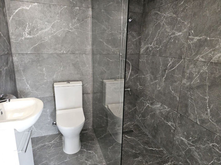 Image No.10-2 Bed Property for sale