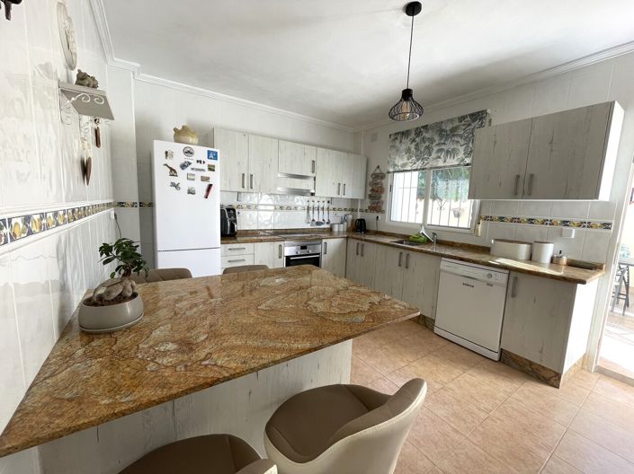 Image No.12-4 Bed Villa for sale