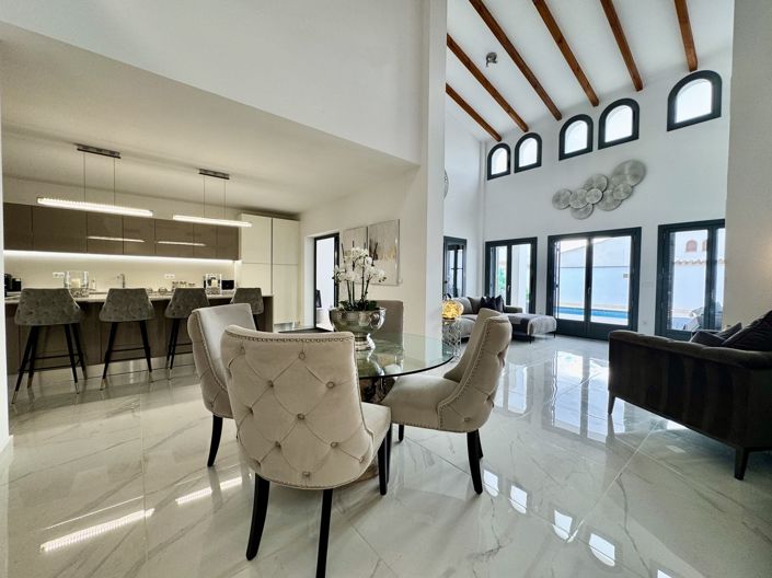 Image No.12-3 Bed Villa for sale