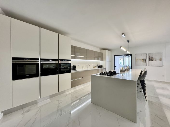 Image No.17-3 Bed Villa for sale