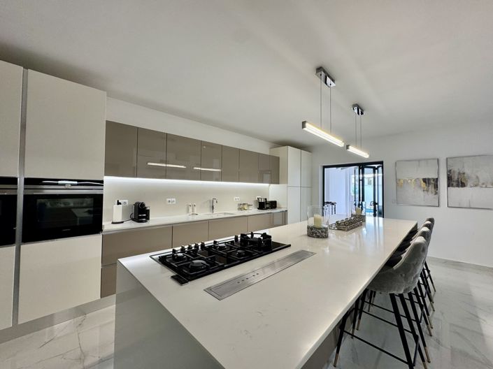 Image No.18-3 Bed Villa for sale