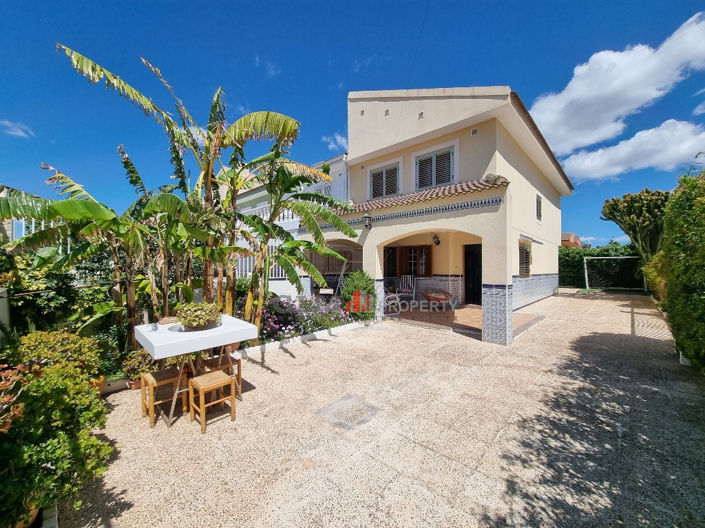 Image No.1-4 Bed Apartment for sale