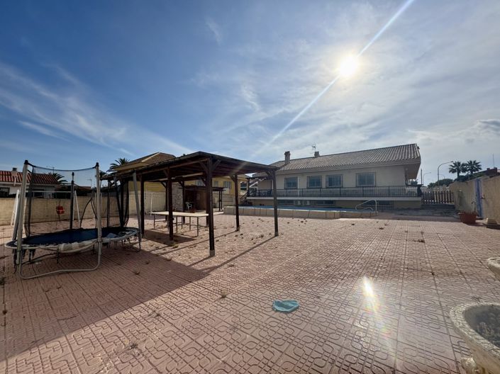 Image No.3-5 Bed Villa for sale