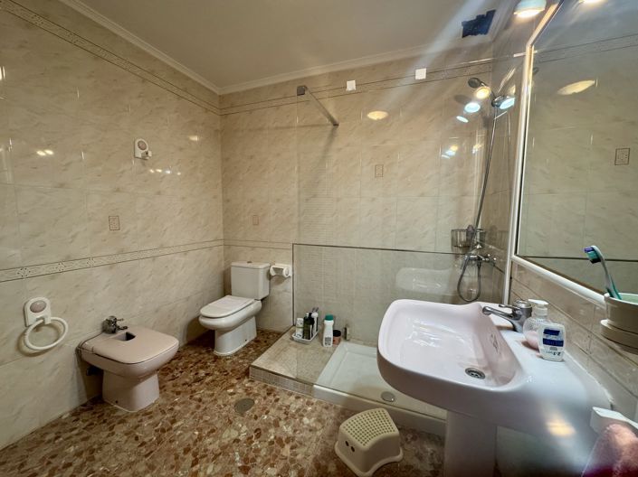 Image No.21-5 Bed Villa for sale