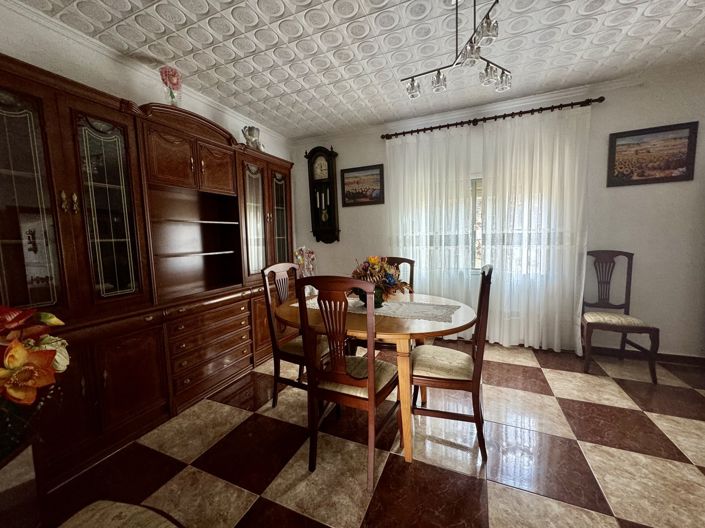 Image No.6-3 Bed Townhouse for sale