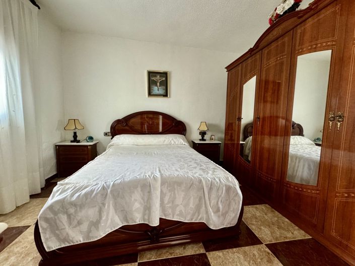 Image No.9-3 Bed Townhouse for sale