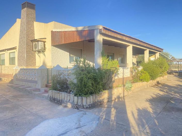 Image No.12-4 Bed Villa for sale