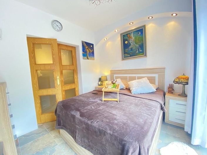 Image No.23-3 Bed Apartment for sale