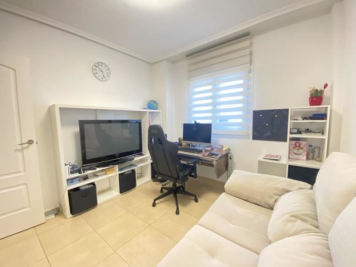 Image No.35-3 Bed Apartment for sale