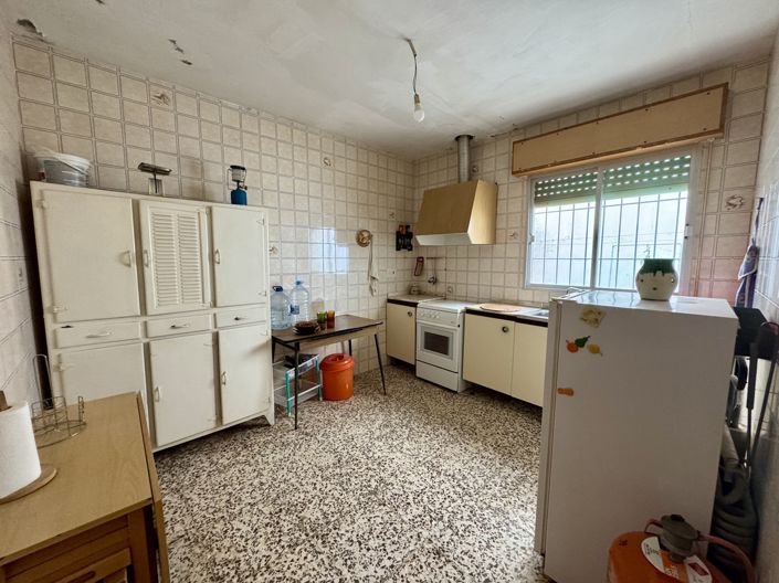 Image No.11-3 Bed Country House for sale