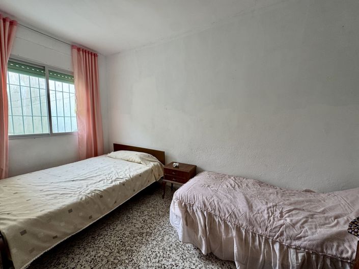 Image No.10-3 Bed Country House for sale