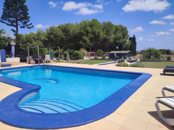 Image No.2-5 Bed Villa for sale