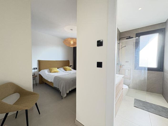 Image No.29-4 Bed Villa for sale