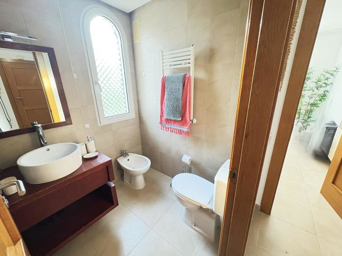 Image No.20-2 Bed Apartment for sale