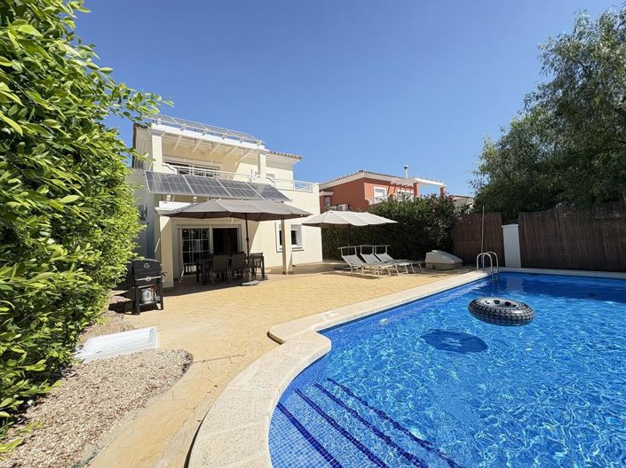 Image No.1-3 Bed Villa for sale