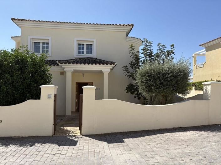 Image No.2-3 Bed Villa for sale