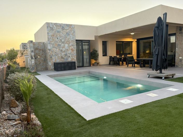 Image No.1-2 Bed Villa for sale