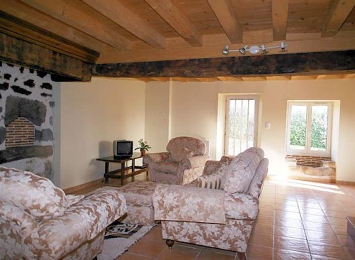 Image No.22-7 Bed Chateaux for sale